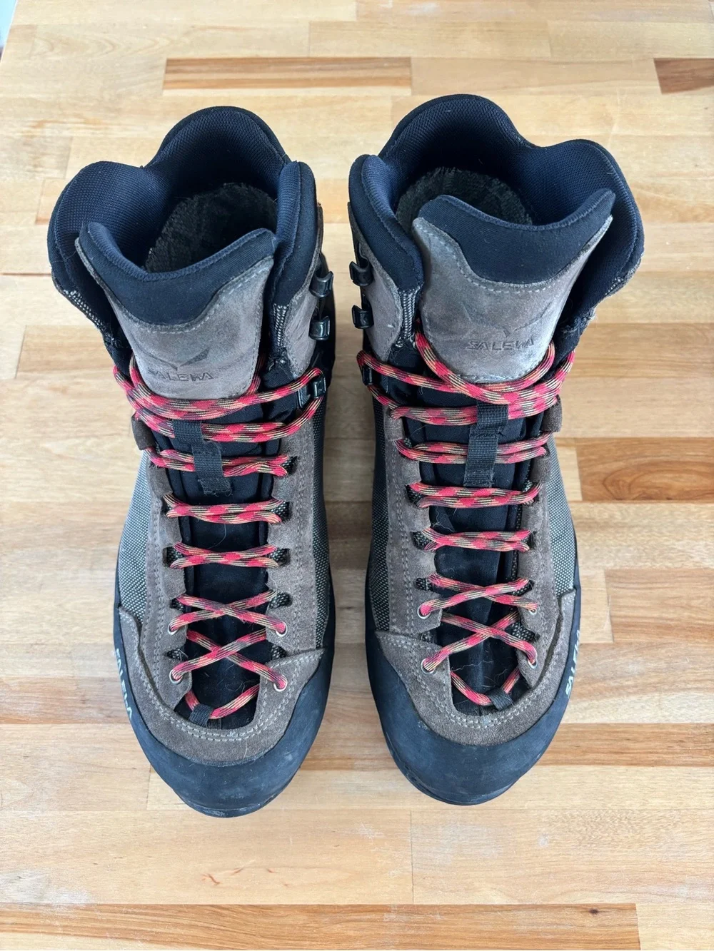 Men’s Brown Hiking Boots with Red Laces